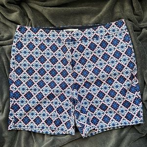 Boden cotton 6” shorts.